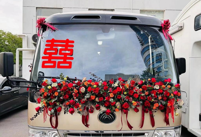 �����ܱ߻�������ÿ�˹���������������